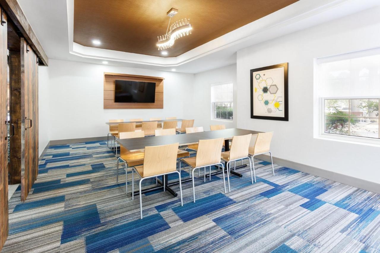 Holiday Inn Express & Suites Williamsburg By Ihg Exterior foto